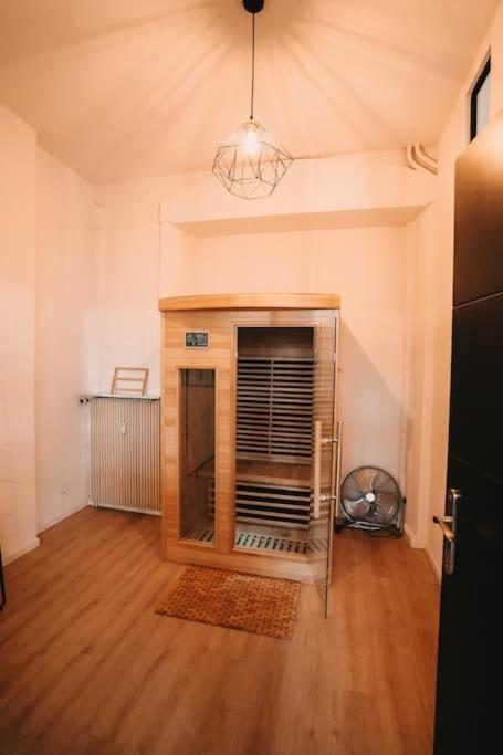 Apartment Ultimate Comfort ! Jacuzzi & Sauna. Besancon