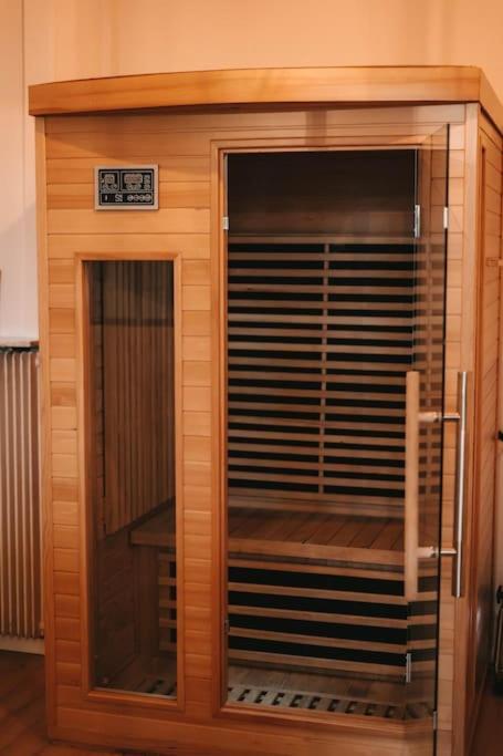 Apartment Ultimate Comfort ! Jacuzzi & Sauna. Besancon